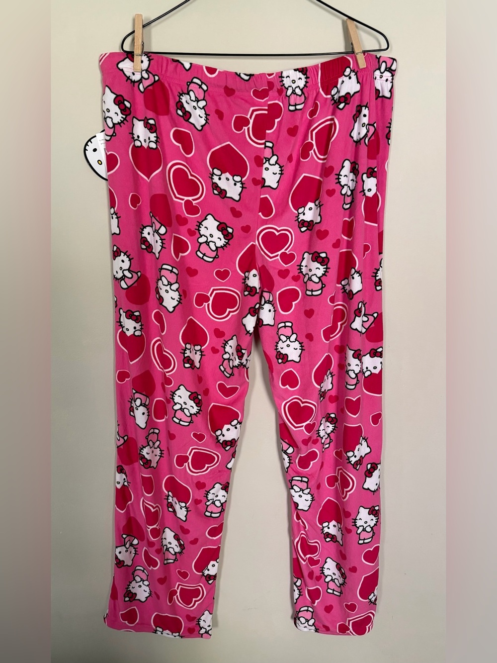 ⭐️2/$12 Women’s XL Hello Kitty Bright Pink Heart Pajama Bottoms NWT Sanrio - Picture 2 of 7